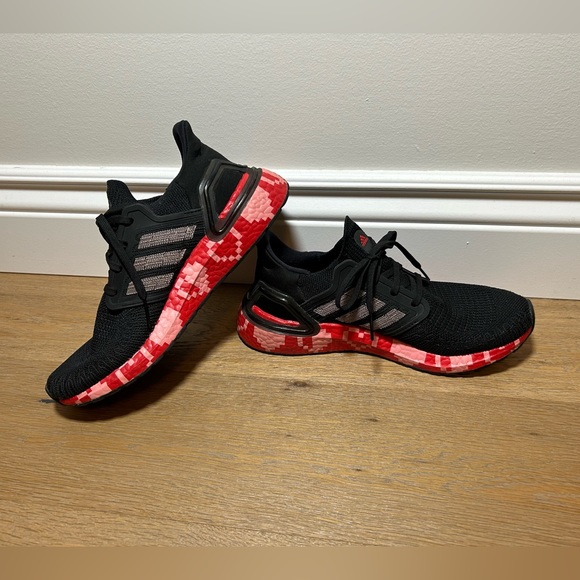 Women’s 9/men’s 7.5 Adidas Ultraboost - Picture 2 of 9